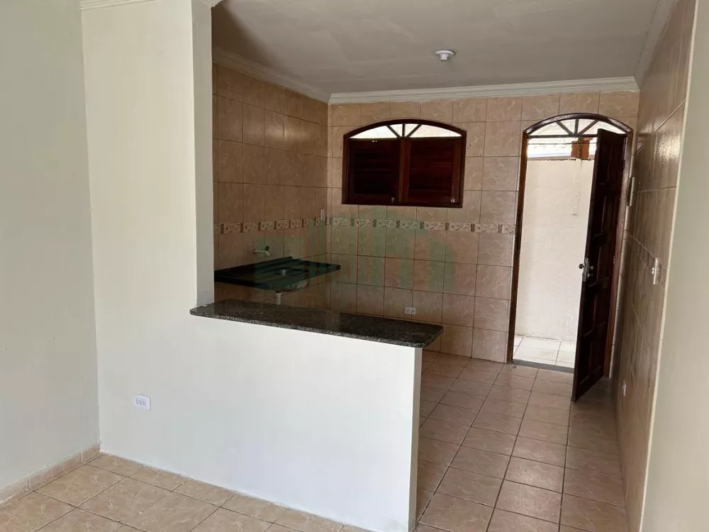 Casa à venda com 2 quartos, 51m² - Foto 4