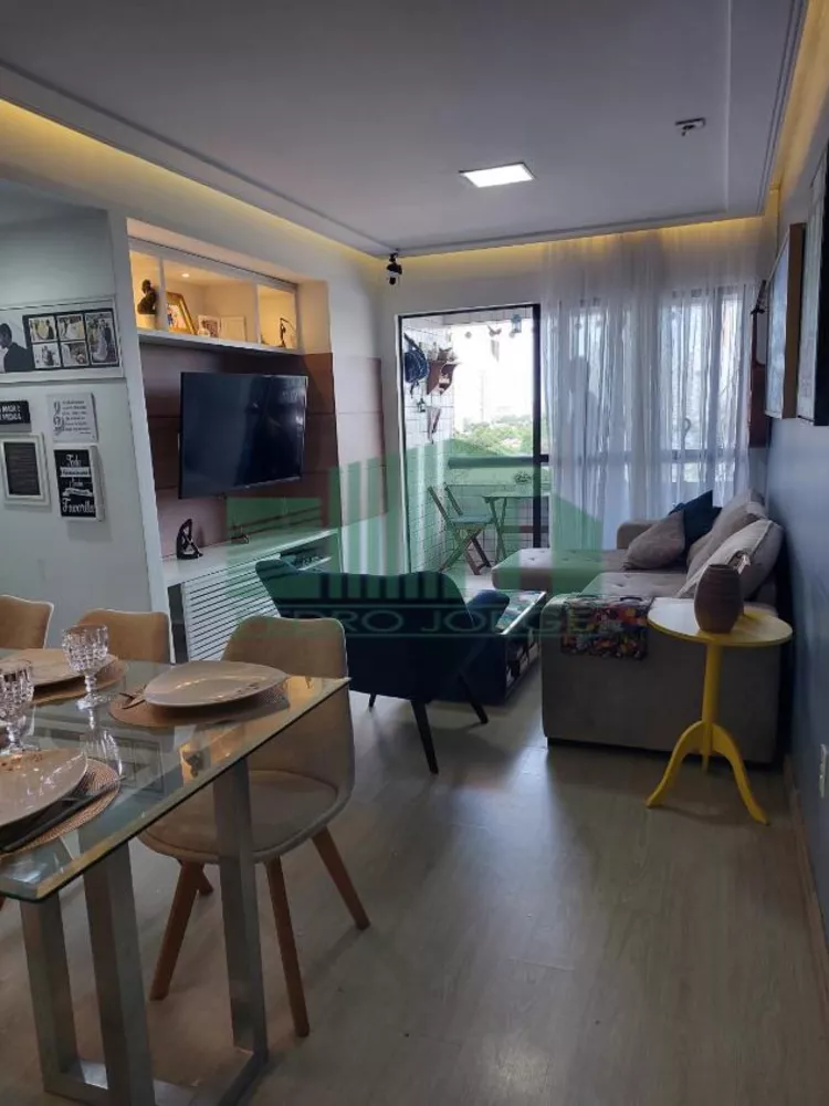 Apartamento à venda com 2 quartos, 70m² - Foto 3