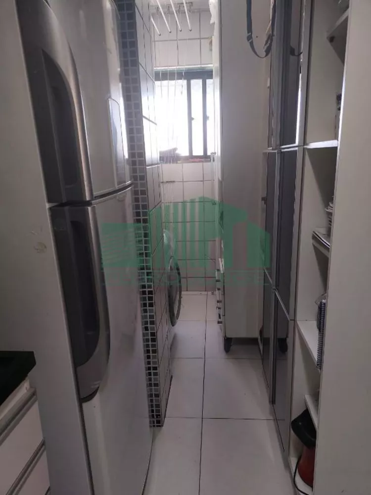 Apartamento à venda com 2 quartos, 70m² - Foto 7