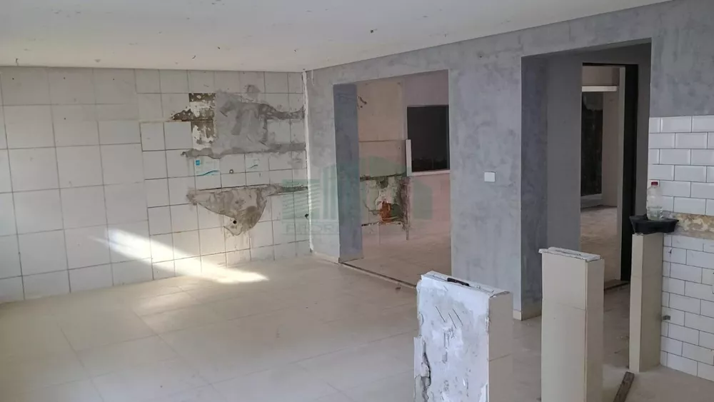 Conjunto Comercial-Sala à venda e aluguel com 1 quarto, 180m² - Foto 14