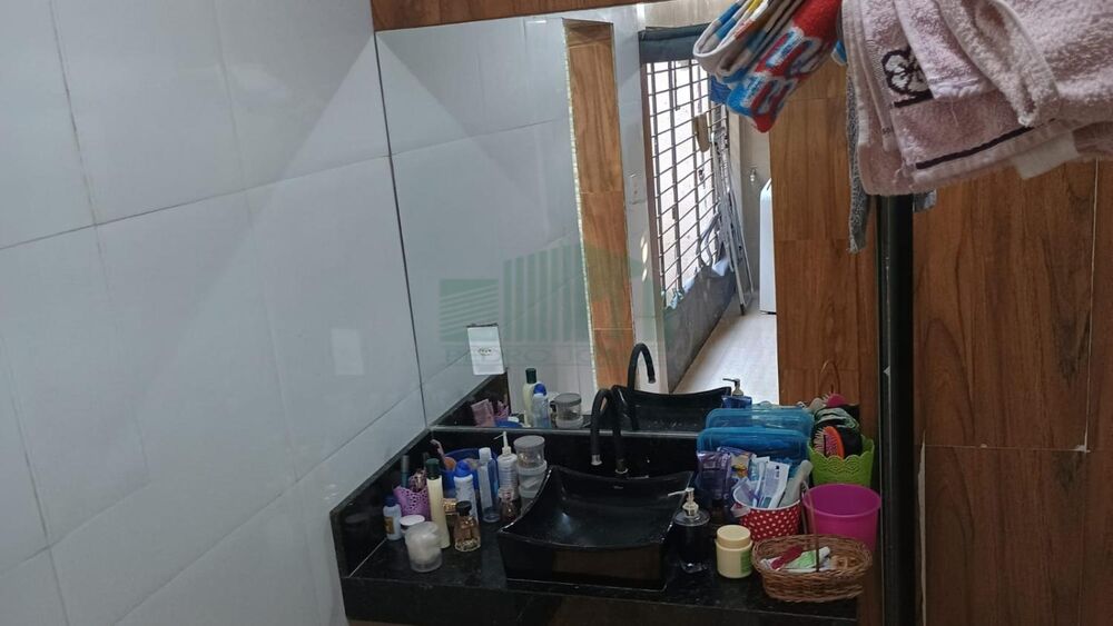 Casa à venda com 5 quartos, 120m² - Foto 4