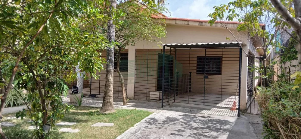 Casa à venda com 3 quartos, 360m² - Foto 1