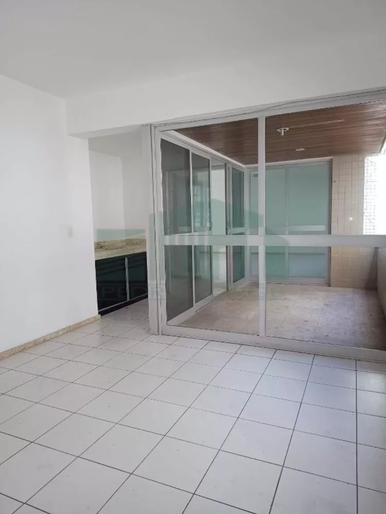 Apartamento à venda com 4 quartos, 162m² - Foto 2