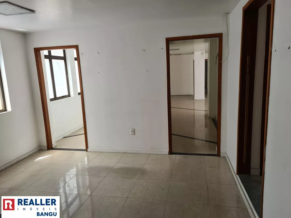 Prédio Inteiro para alugar com 18 quartos, 436m² - Foto 2