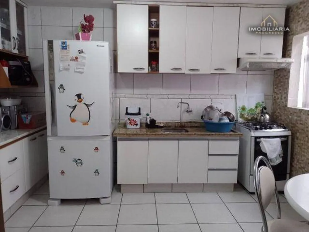 Casa, 3 quartos, 200 m² - Foto 2