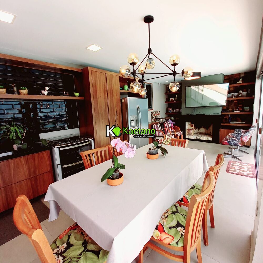 Casa, 3 quartos, 254 m² - Foto 1