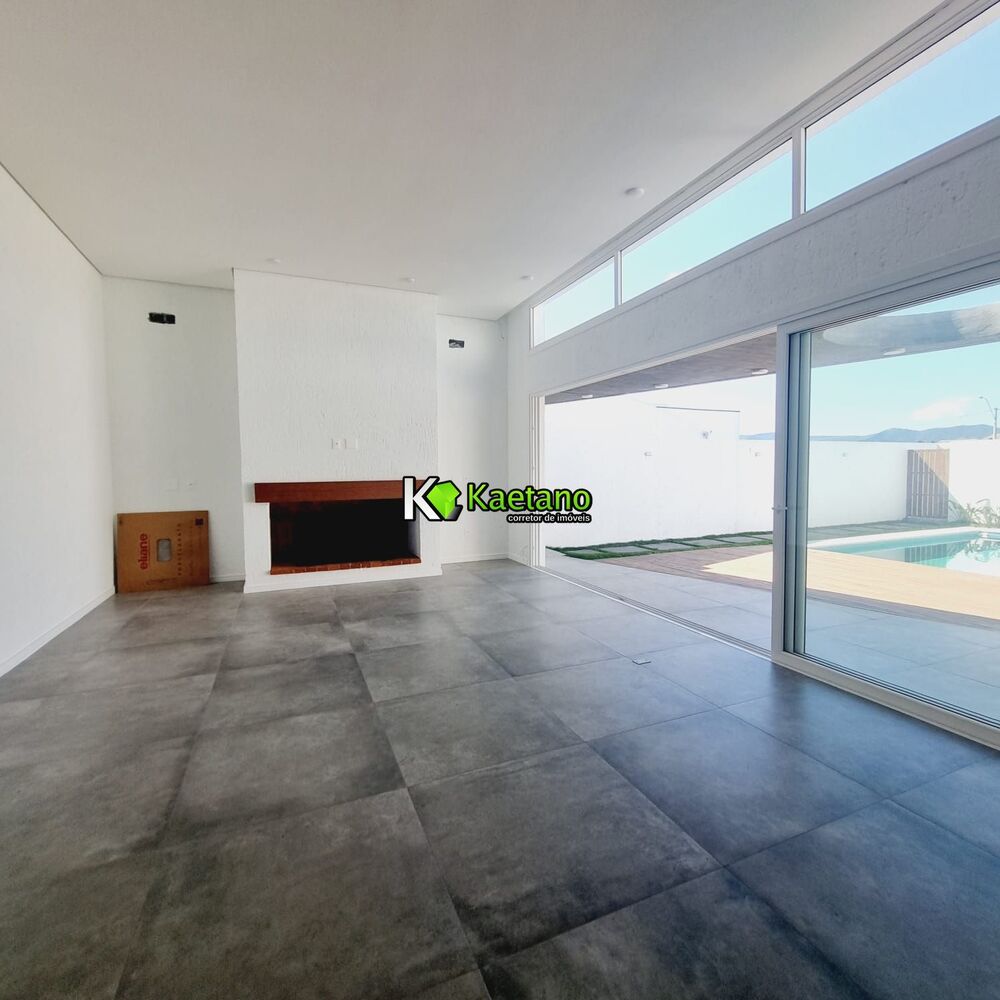 Casa, 3 quartos, 248 m² - Foto 1
