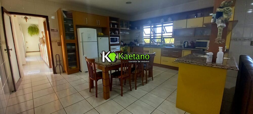 Fazenda à venda com 6 quartos, 660m² - Foto 2