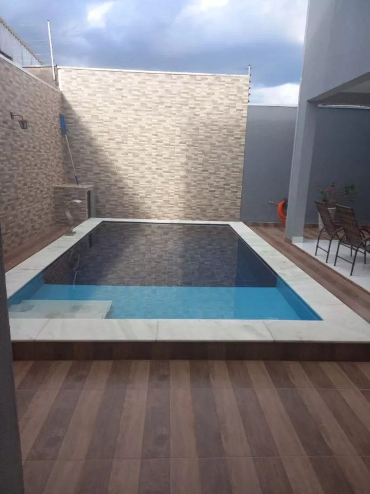 Casa à venda com 4 quartos, 300m² - Foto 3