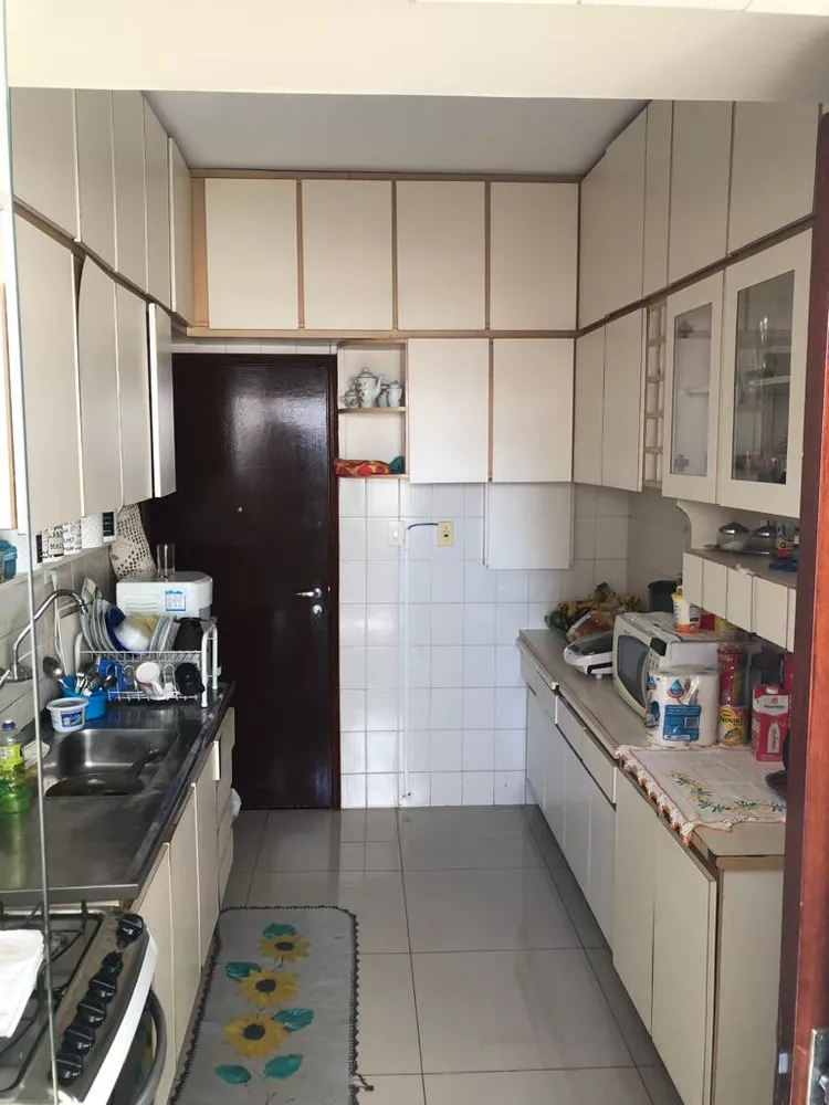 Apartamento à venda com 3 quartos, 131m² - Foto 4