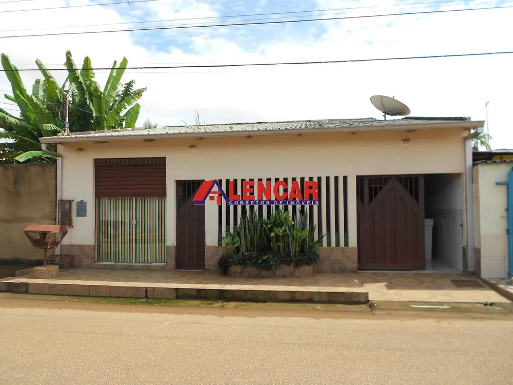 Casa, 4 quartos, 220 m² - Foto 1