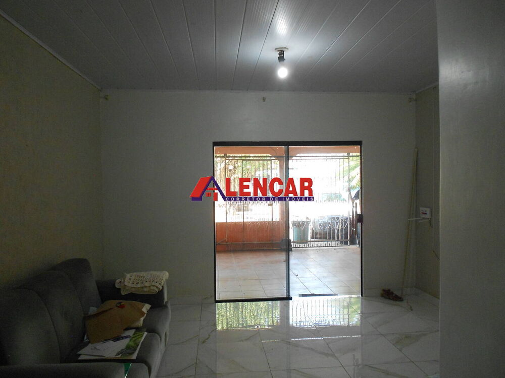Casa à venda com 5 quartos, 250m² - Foto 2