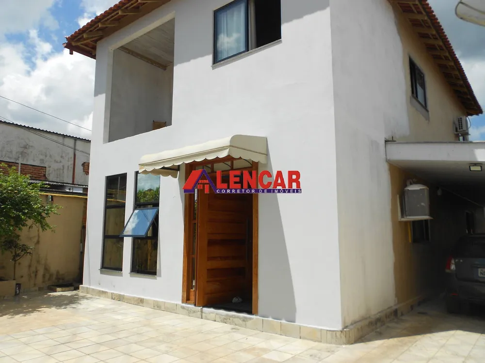 Casa, 5 quartos, 259 m² - Foto 1