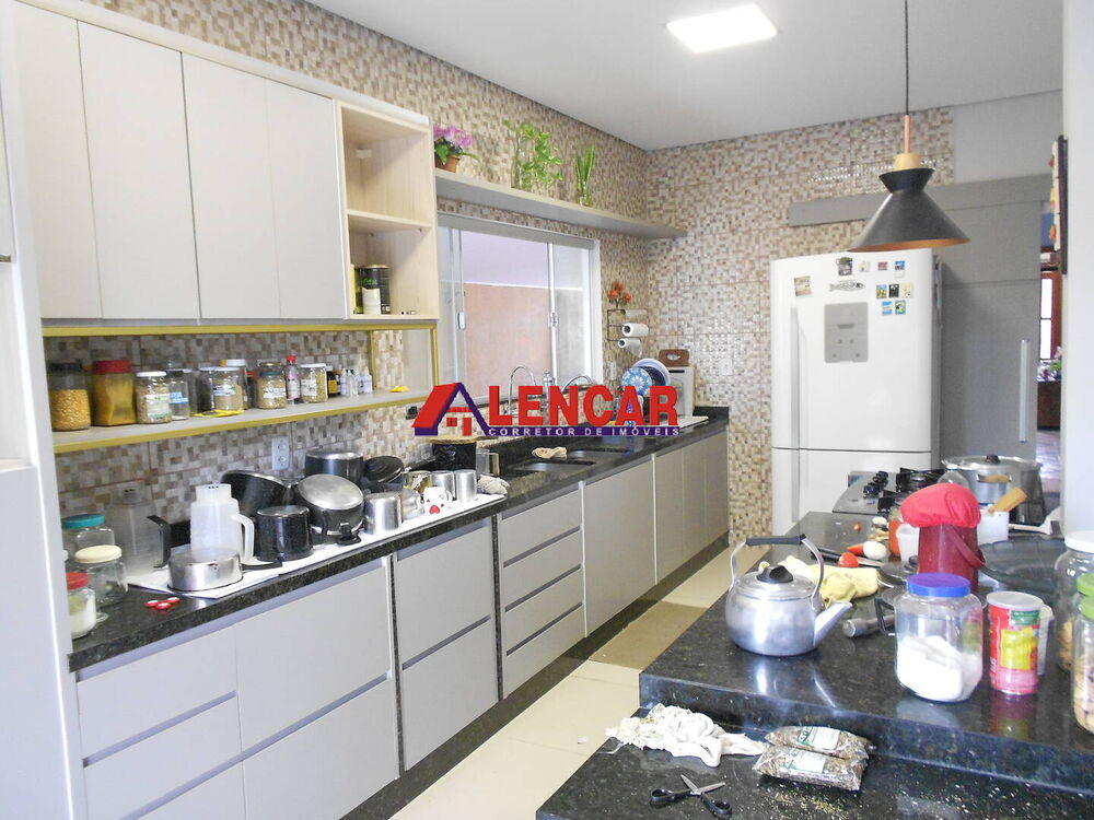 Casa, 5 quartos, 259 m² - Foto 3