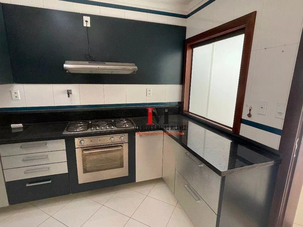 Casa de Condomínio à venda com 5 quartos, 280m² - Foto 4