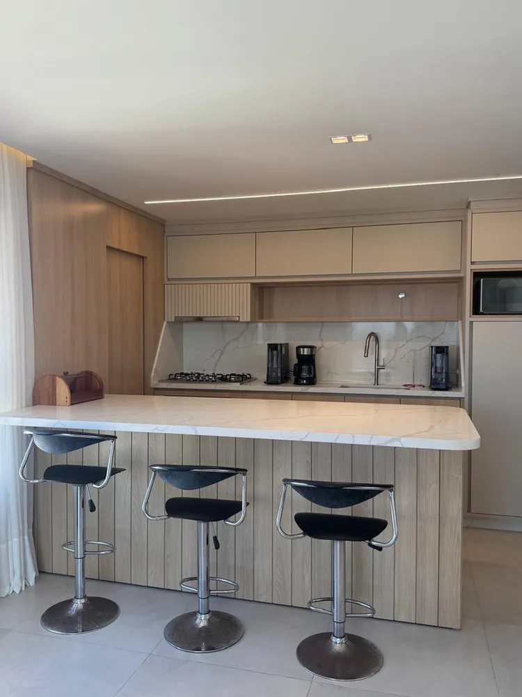 Cobertura, 3 quartos, 210 m² - Foto 1