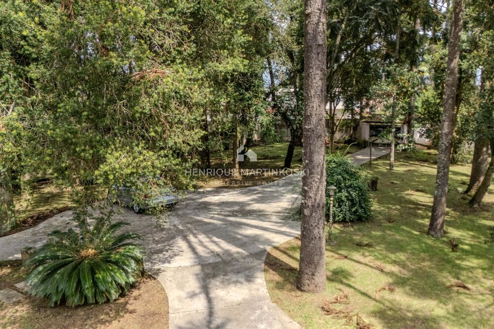 Casa à venda com 3 quartos, 301m² - Foto 1