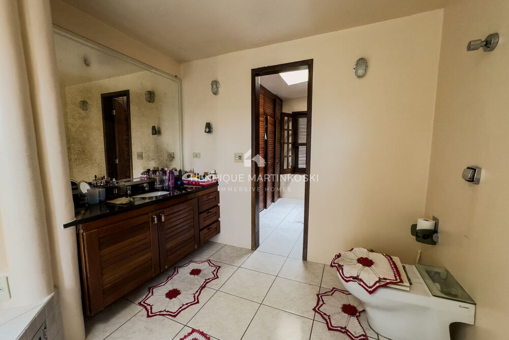 Casa à venda com 3 quartos, 301m² - Foto 10