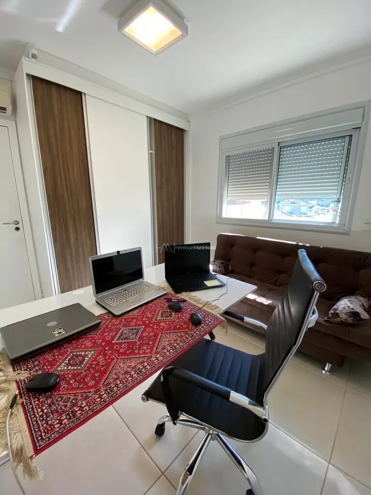 Casa à venda com 3 quartos, 236m² - Foto 11