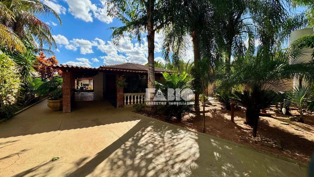 Chácara, 2 quartos, 2600 m² - Foto 1