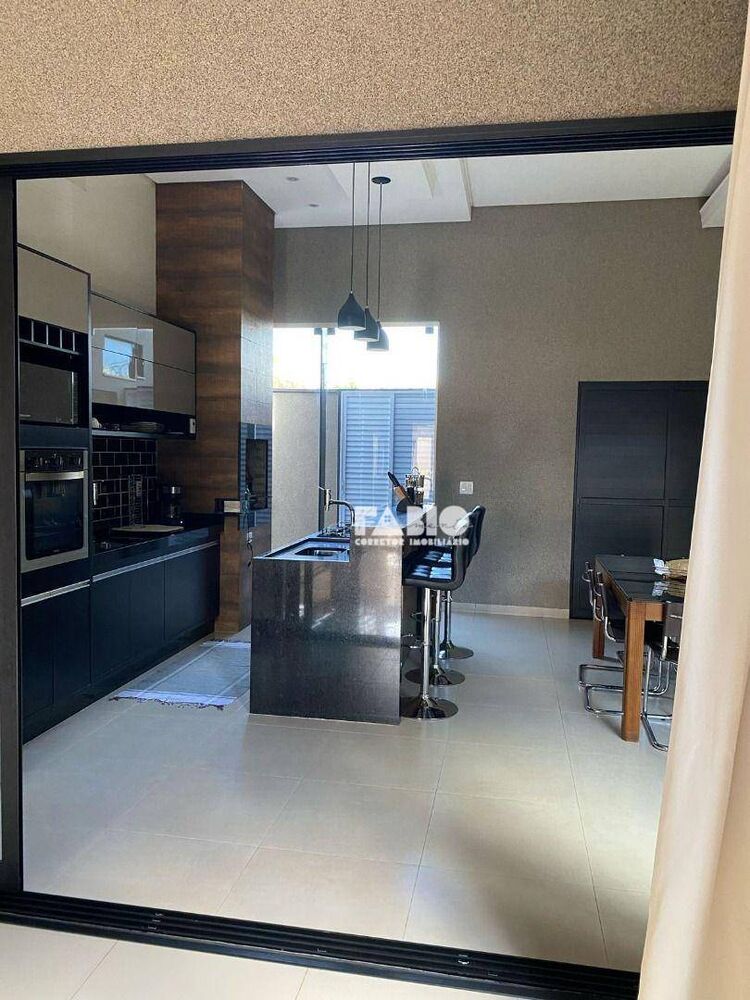 Casa, 3 quartos, 200 m² - Foto 17