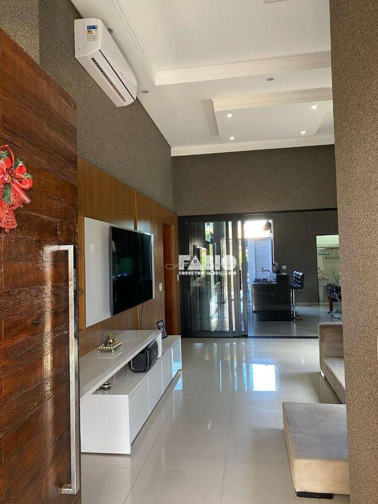 Casa, 3 quartos, 200 m² - Foto 13