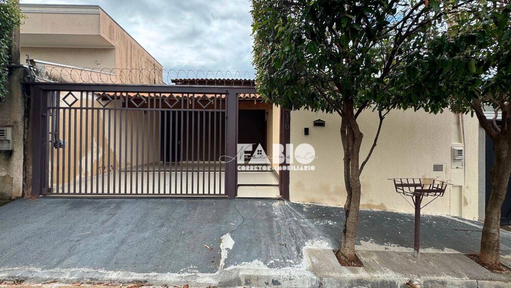 Casa, 3 quartos, 166 m² - Foto 1