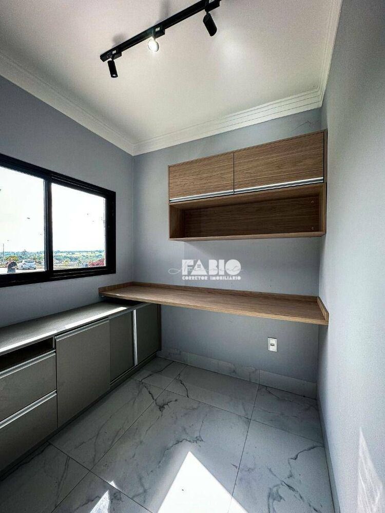 Casa de Condomínio à venda com 3 quartos, 190m² - Foto 2