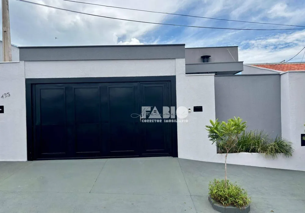 Casa, 4 quartos, 137 m² - Foto 1