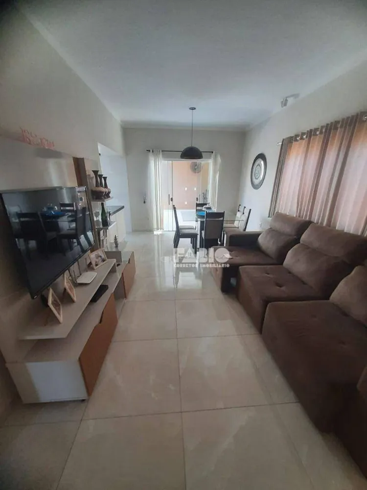 Casa, 3 quartos, 126 m² - Foto 2