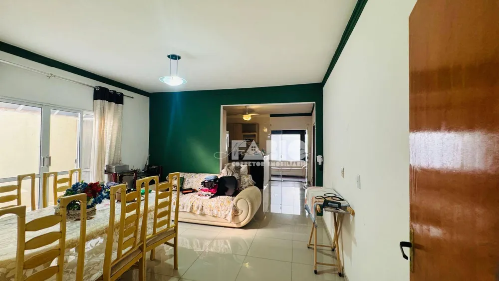 Casa, 3 quartos, 250 m² - Foto 4