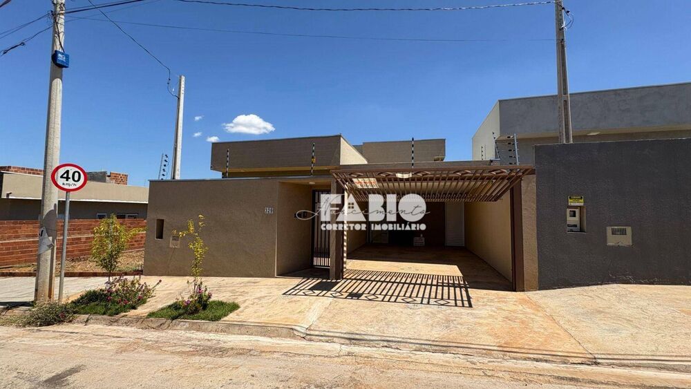 Casa à venda com 3 quartos, 92m² - Foto 2