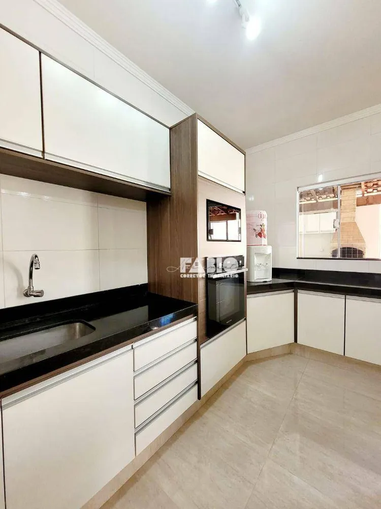 Casa, 3 quartos, 250 m² - Foto 9