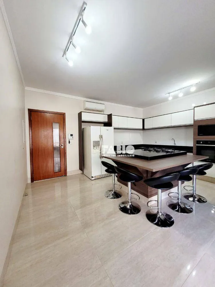 Casa, 3 quartos, 250 m² - Foto 10