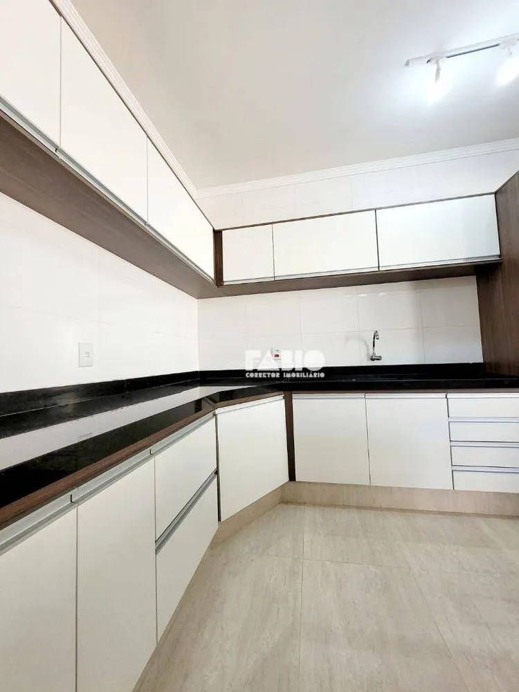 Casa, 3 quartos, 250 m² - Foto 13