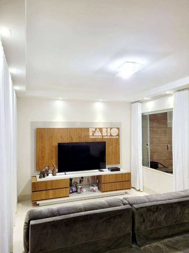 Casa, 3 quartos, 250 m² - Foto 3