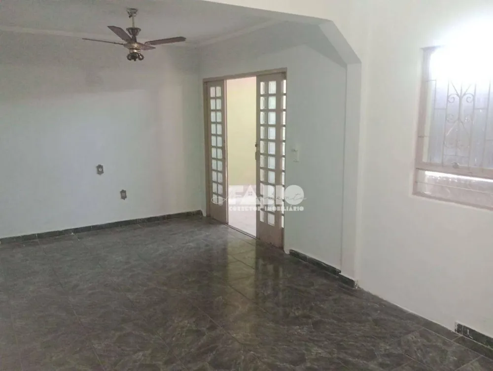 Casa, 4 quartos, 270 m² - Foto 13