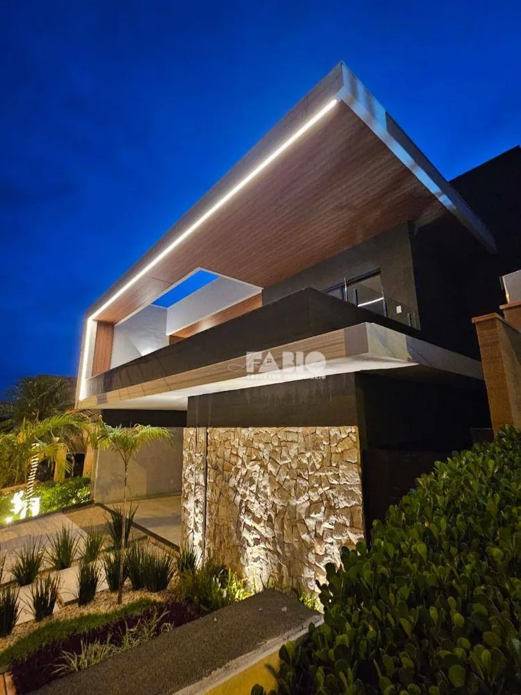 Sobrado, 3 quartos, 320 m² - Foto 1