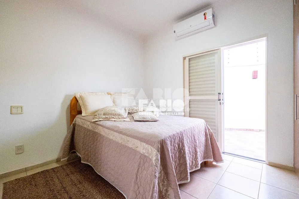 Casa, 4 quartos, 220 m² - Foto 4