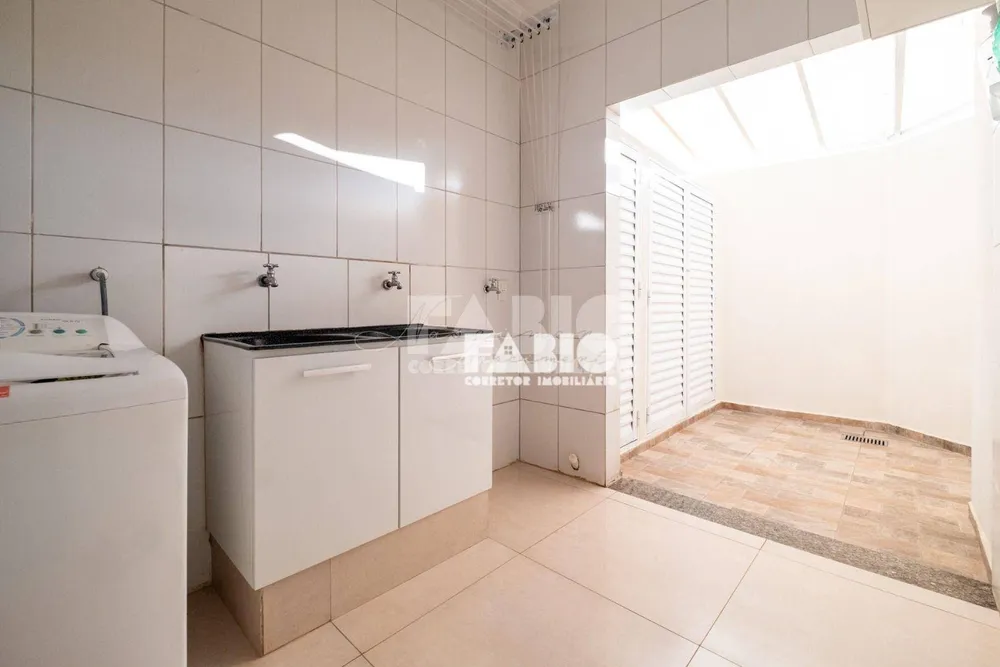 Casa, 4 quartos, 220 m² - Foto 3