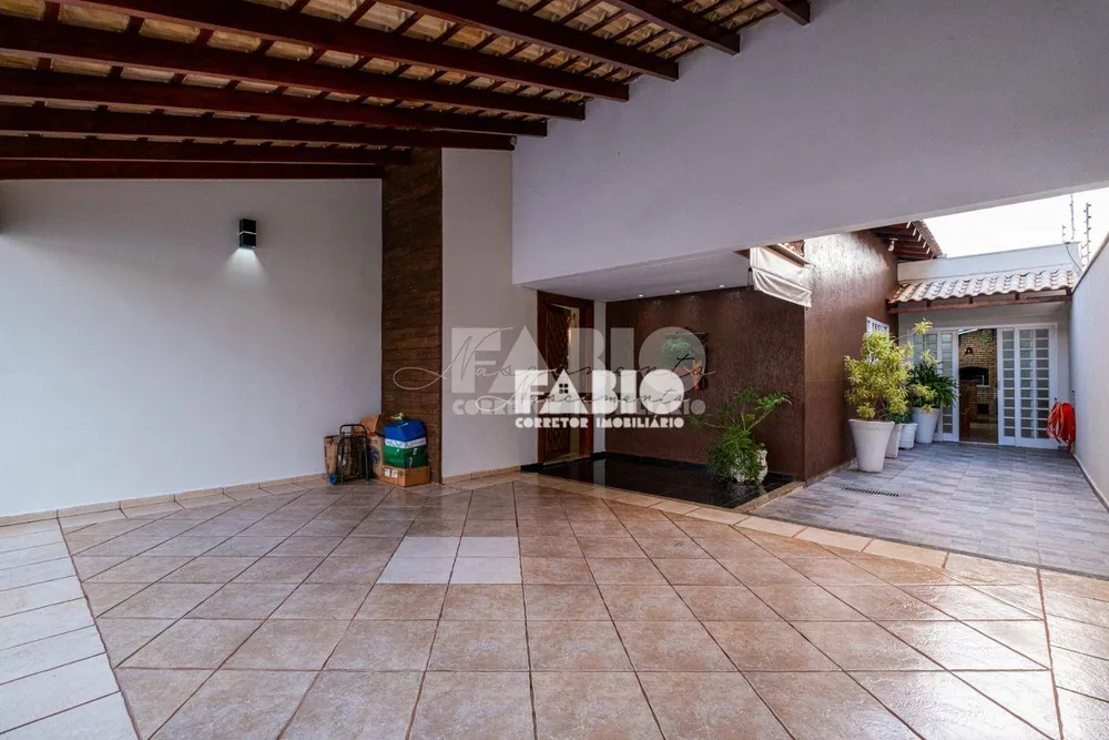 Casa, 4 quartos, 220 m² - Foto 1