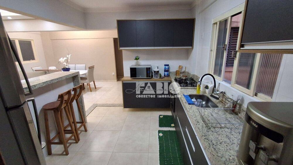 Apartamento à venda com 3 quartos, 101m² - Foto 2