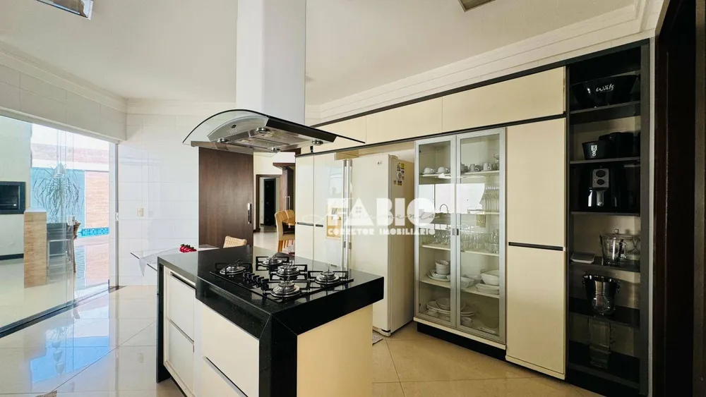 Casa, 4 quartos, 350 m² - Foto 9