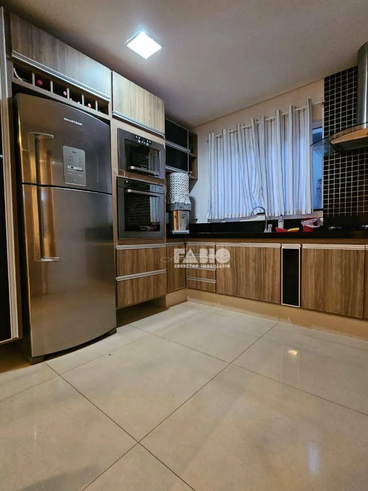 Sobrado, 3 quartos, 240 m² - Foto 5