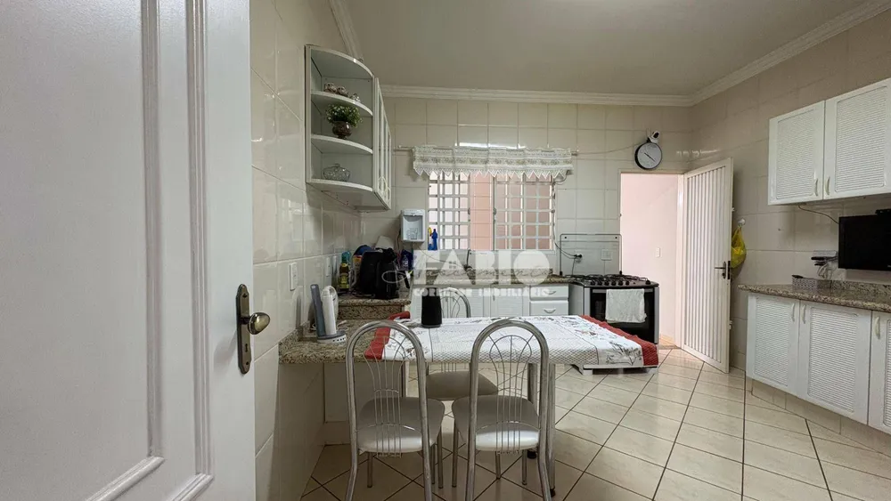 Casa, 3 quartos, 160 m² - Foto 4