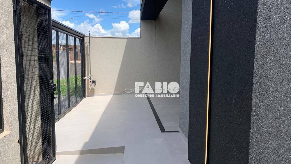 Casa à venda com 3 quartos, 120m² - Foto 2