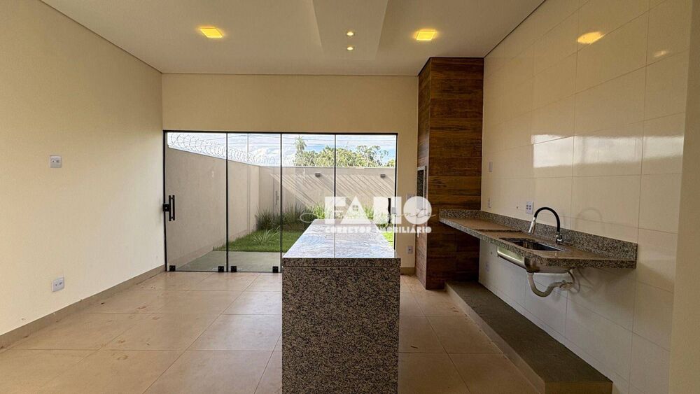 Casa à venda com 3 quartos, 98m² - Foto 2