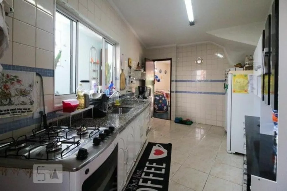 Casa à venda com 3 quartos, 200m² - Foto 2