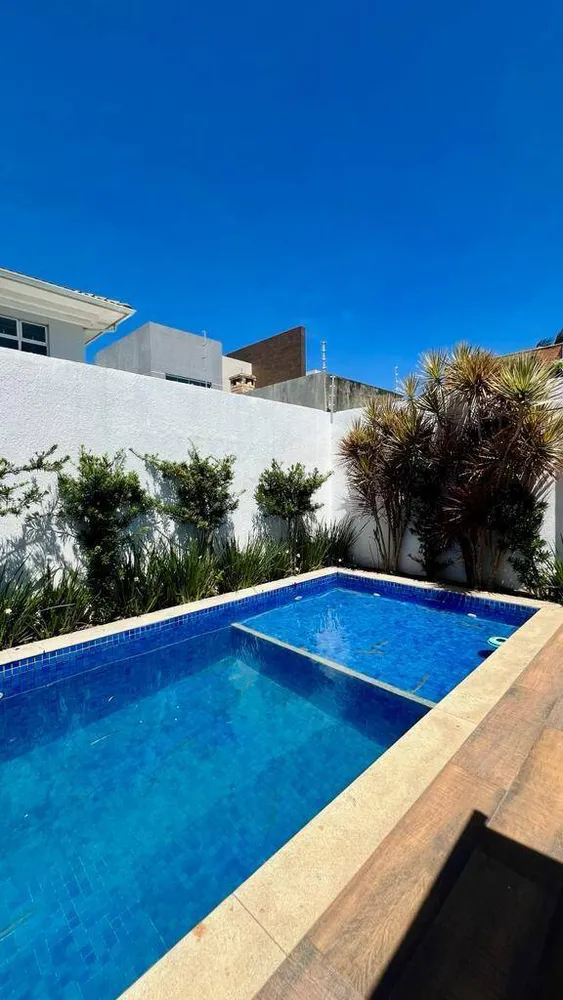 Casa, 4 quartos, 206 m² - Foto 1