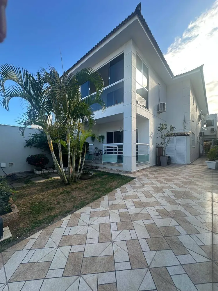 Casa, 5 quartos, 225 m² - Foto 1